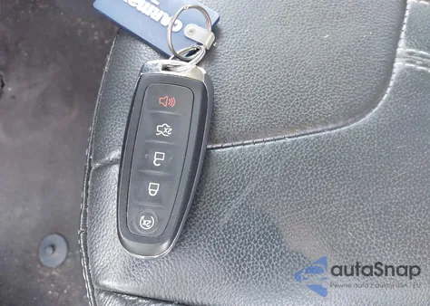 2014 Ford Focus Titanium z USA, uszkodzony, nr VIN 1FADP3J22EL422152